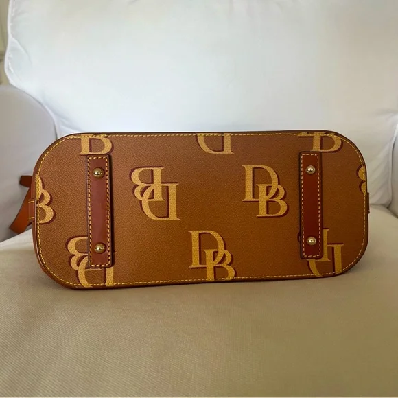 🎉HP🎉 NWOT Dooney & Bourke Monogram Large Domed Satchel - Picture 4 of 5